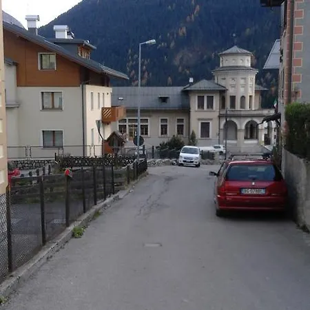 Via Pais 5